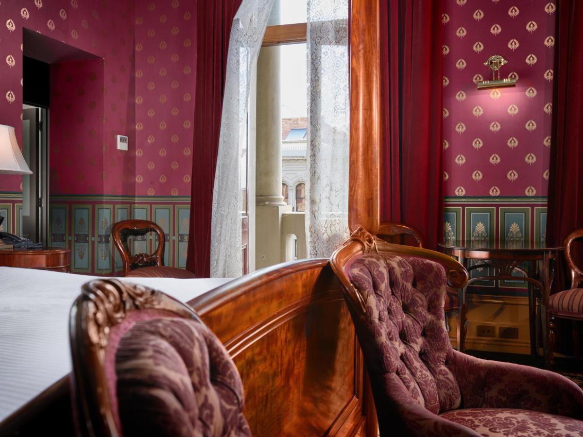 Craig'S Royal Hotel Балларат Экстерьер фото A room at the hotel