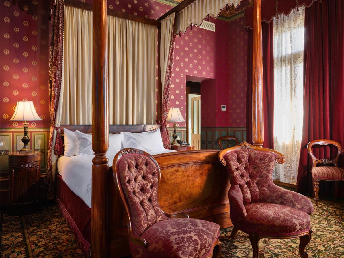 Craig'S Royal Hotel Балларат Экстерьер фото A bedroom at the hotel