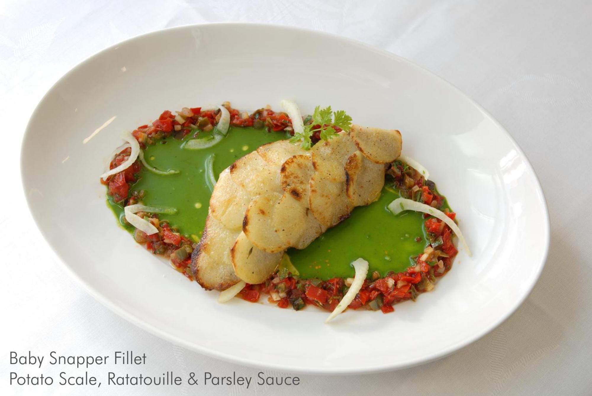 Craig'S Royal Hotel Балларат Экстерьер фото A prepared fillet of a grouper