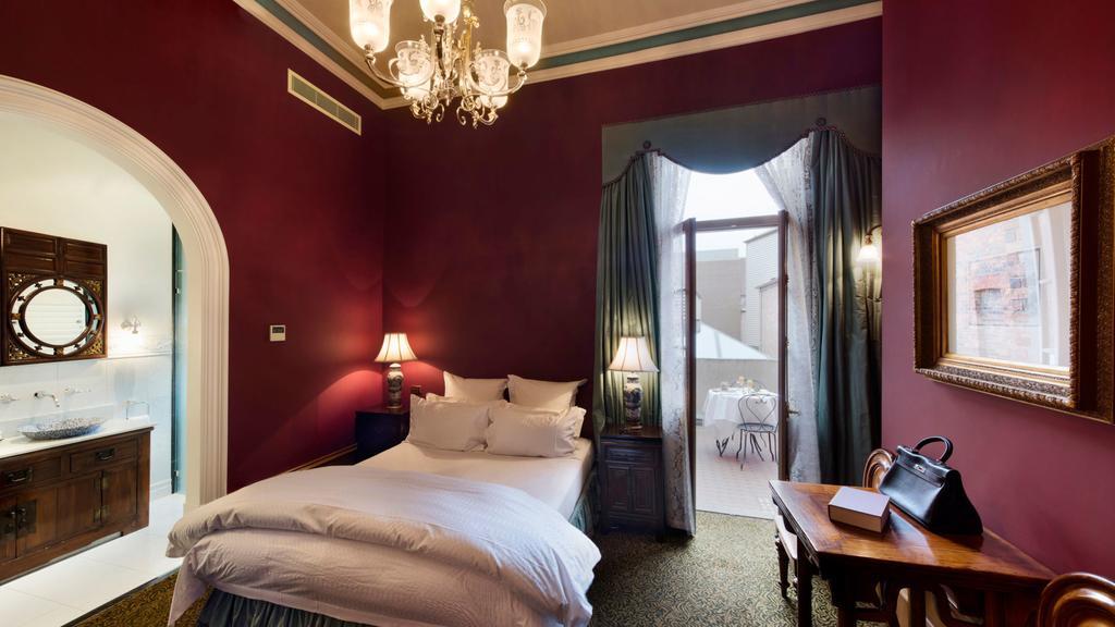 Craig'S Royal Hotel Балларат Экстерьер фото A room at the hotel