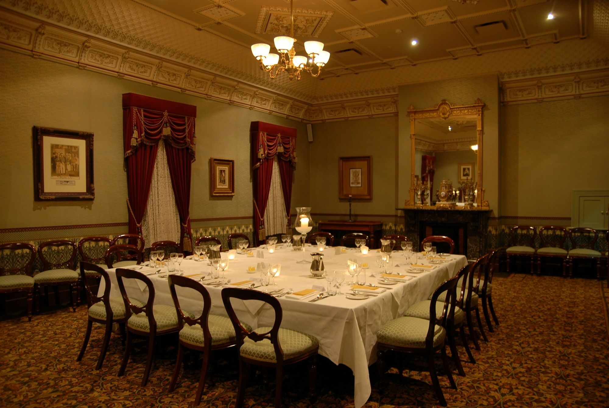 Craig'S Royal Hotel Балларат Экстерьер фото The dining room at the Governor's Residence